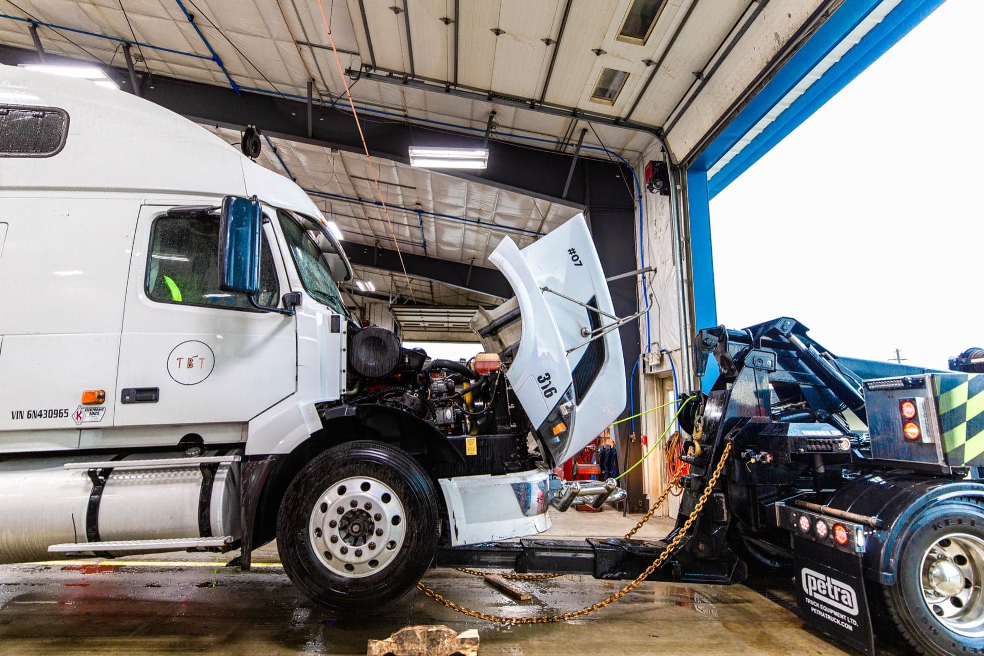 Complete cooling system flush and coolant service