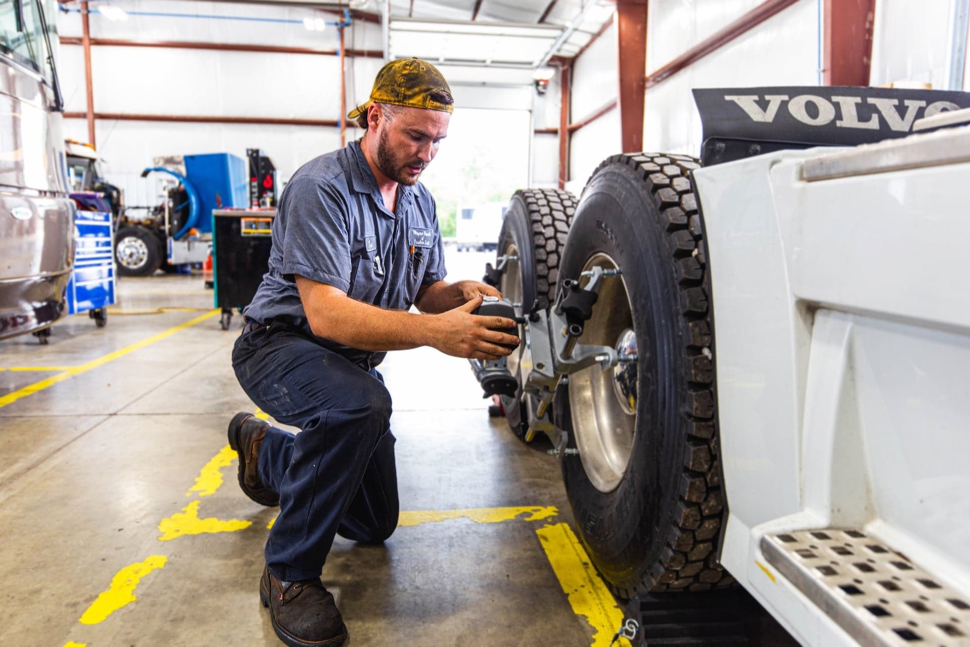 Muffler and tailpipe replacement service
