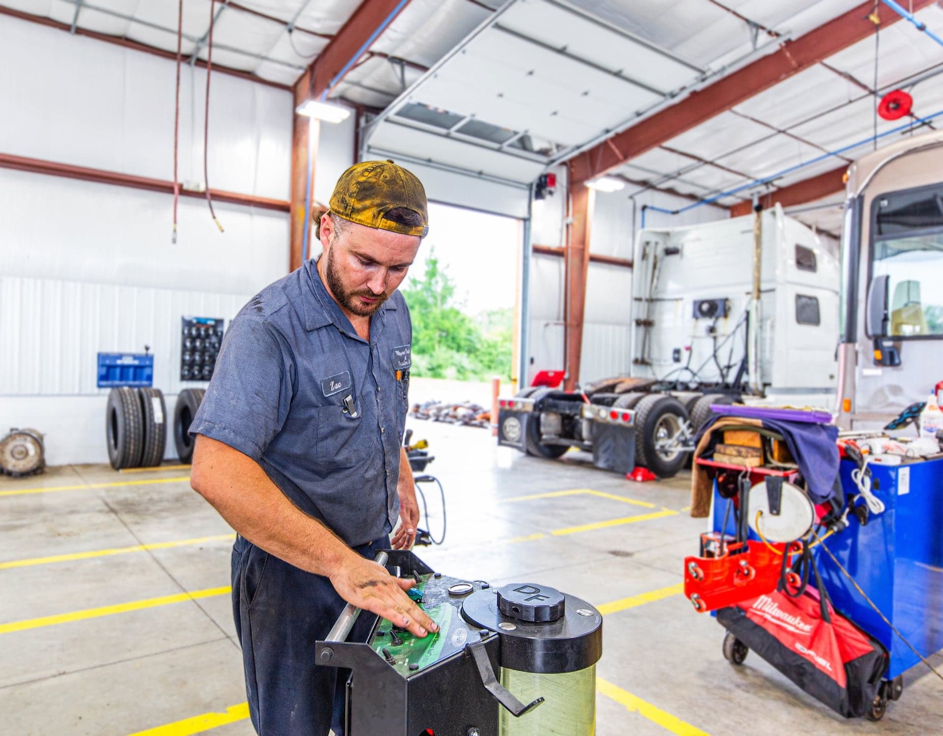 Air conditioning repair and diagnosis at Wayne Truck & Trailer