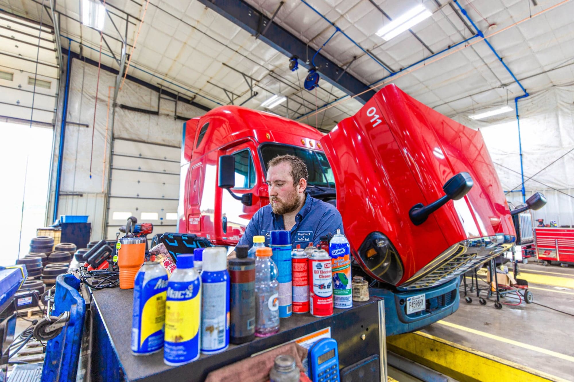 24/7 roadside tire service and emergency repairs