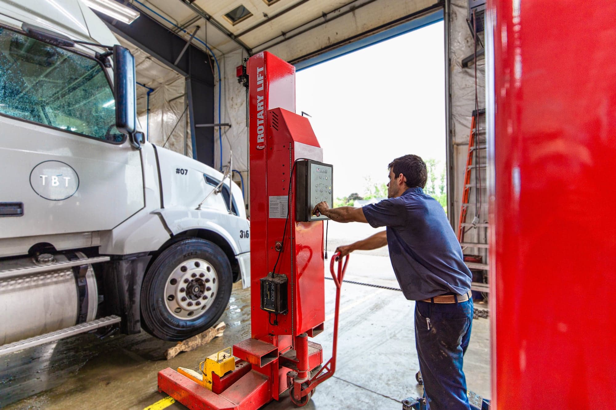 Tire pressure monitoring system service