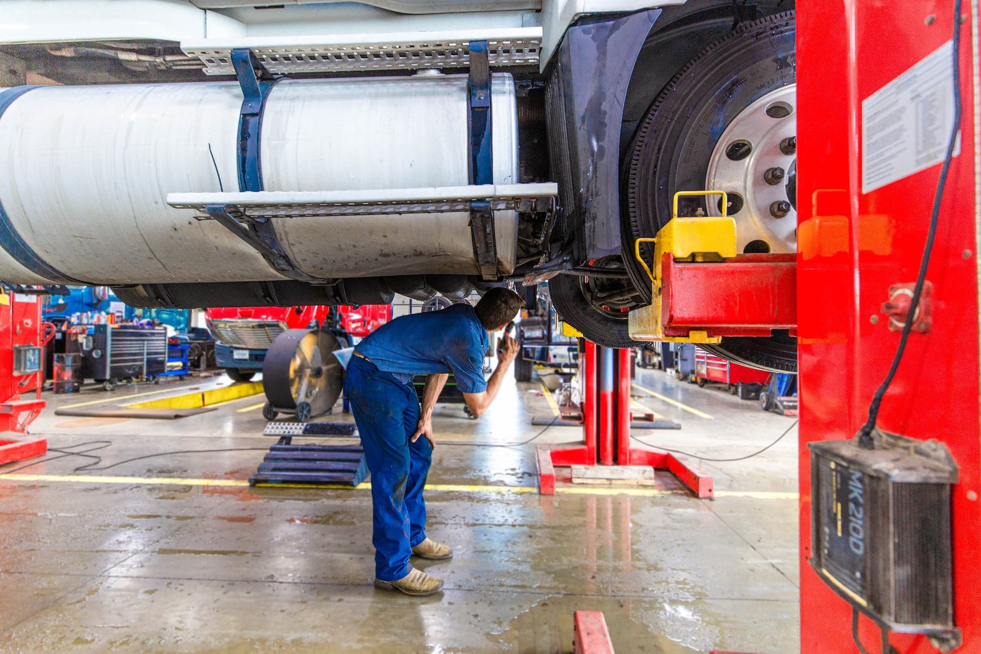 Trailer suspension repair and leaf spring replacement